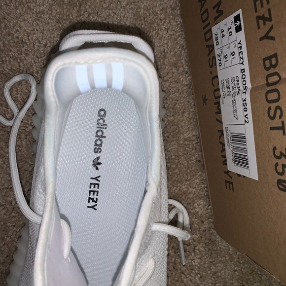 100% authentic adidas Yeezy Boost 350 V2 main image 6